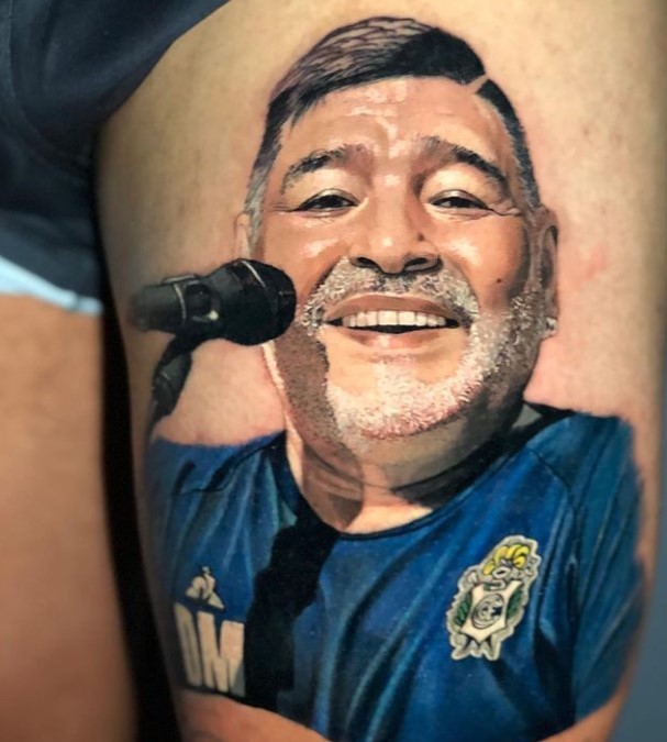 Un jugador de Gimnasia de La Plata se hizo un impresionante tatuaje de Diego Maradona y emocionó a Dalma | Deportes