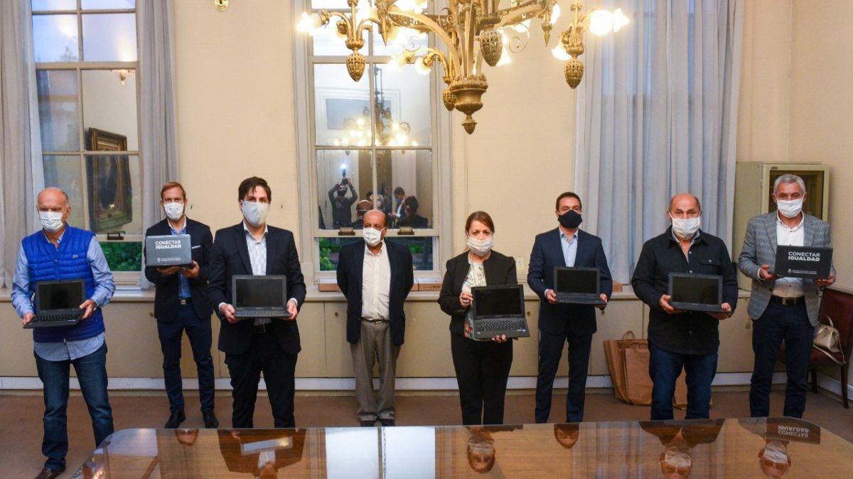 El ministro Trotta confirmó que se distribuirán cerca de medio millón de computadoras en el país | Actualidad