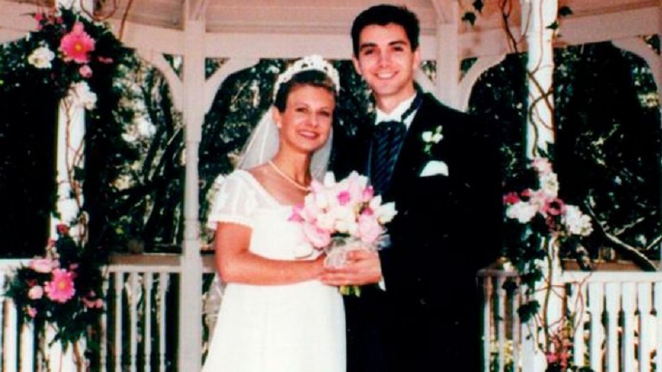 La historia de la mujer que envenenó a su esposo y lo cubrió con pétalos de rosa para simular un suicidio | Internacionales