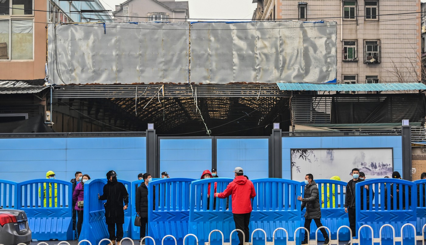 Expertos de la OMS visitaron el mercado de Wuhan donde se produjo el primer brote de COVID-19 | Internacionales