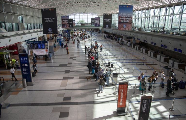 Prorrogan el cierre de fronteras para extranjeros no residentes durante febrero | Política