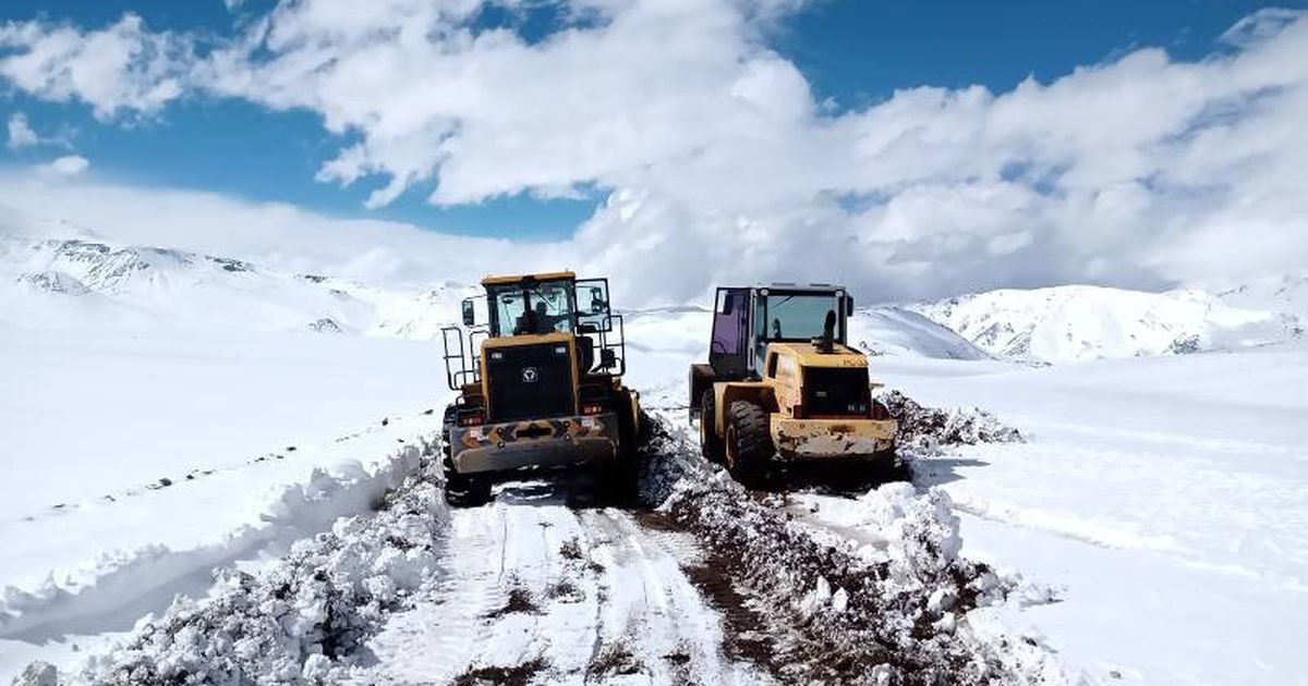 Trabajan para trasladar a nueve varados por un temporal en Mendoza | Actualidad