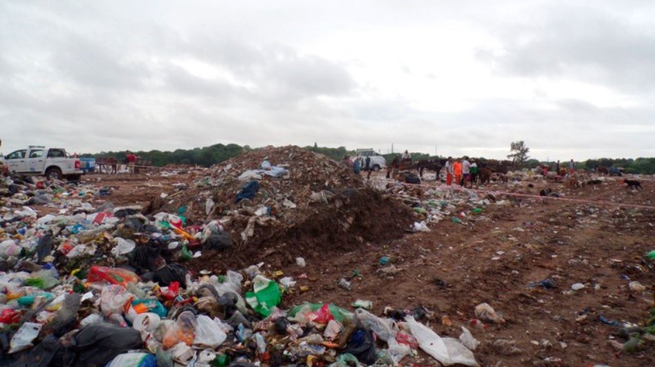 Un cadáver calcinado en un auto y dos manos en un vertedero municipal: macabros hallazgos en Paraná | Actualidad