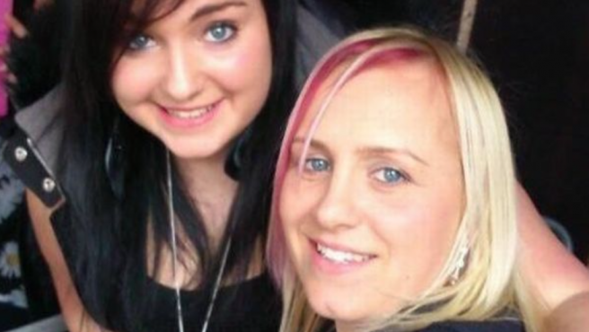 Misterio: madre e hija fueron apuñaladas con 20 minutos de diferencia y en sitios diferentes | Internacionales