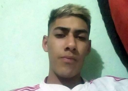 Video: el momento en que un joven es asesinado por su ex novia de una puñalada | Actualidad