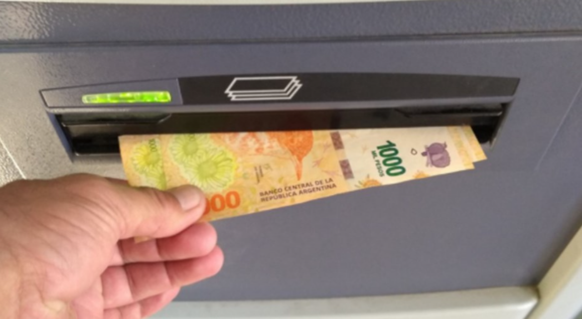 Últimos días del pago de $2000 y $3.000 extra para AUH: ¿Quiénes cobran? | Actualidad