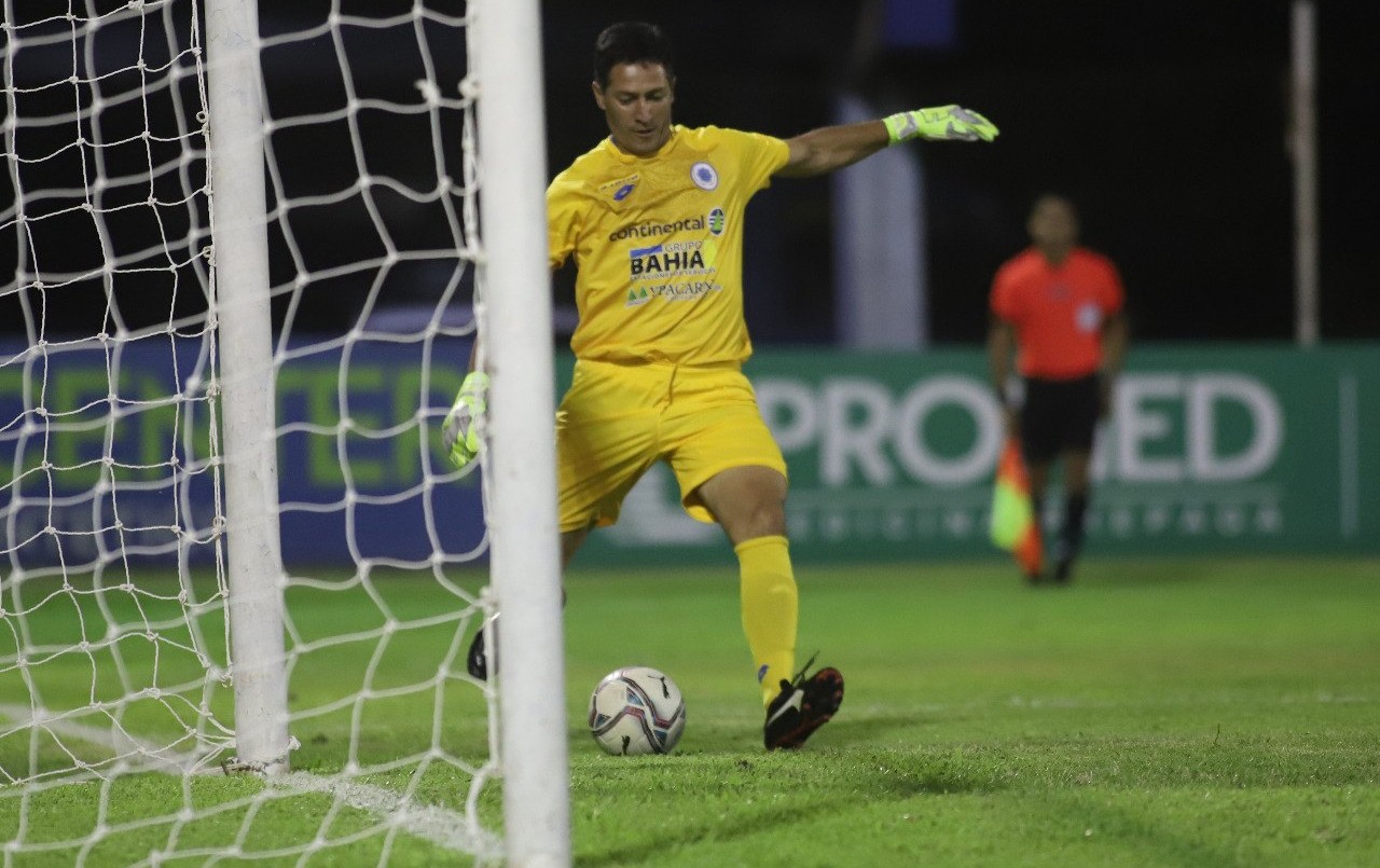 Arquero de 49 años, récord en el fútbol paraguayo | Deportes