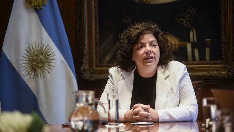 Crean un nuevo sistema para monitorear al "personal estratégico" de la vacunación | Política