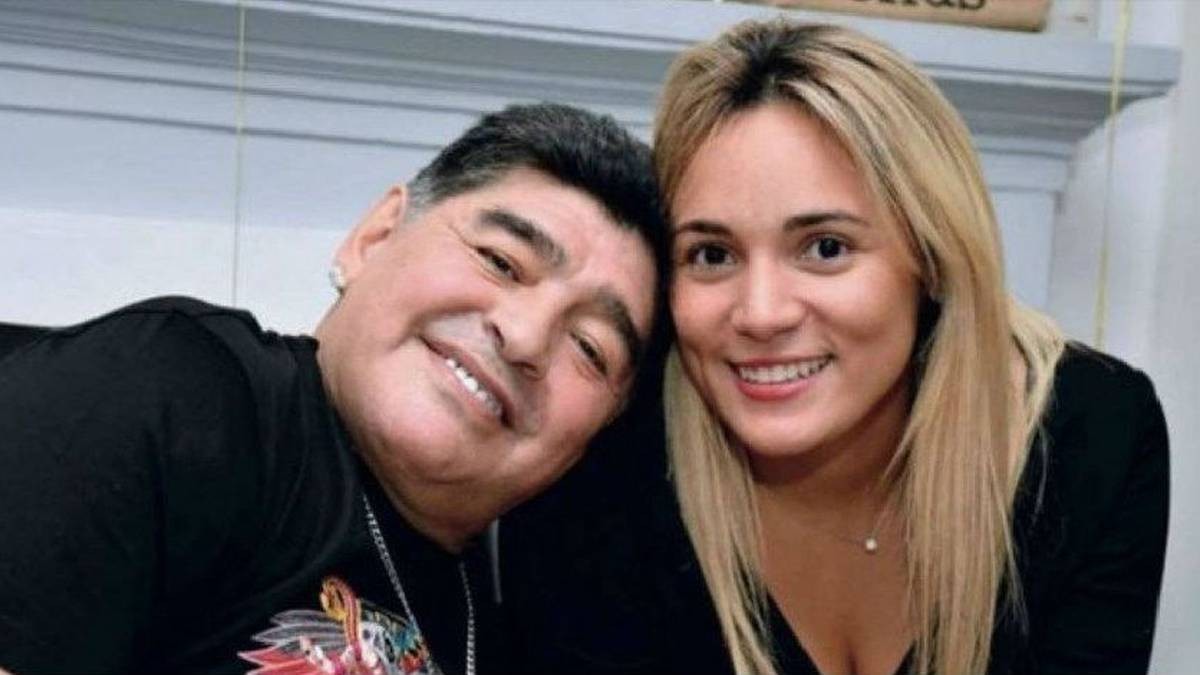 Acusan a Rocío Oliva de tirar a Diego Maradona por una escalera | Actualidad