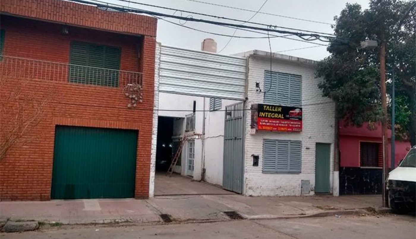 Un joven mecánico murió tras ser aplastado por un auto en un taller mecánico de Mendoza | Actualidad