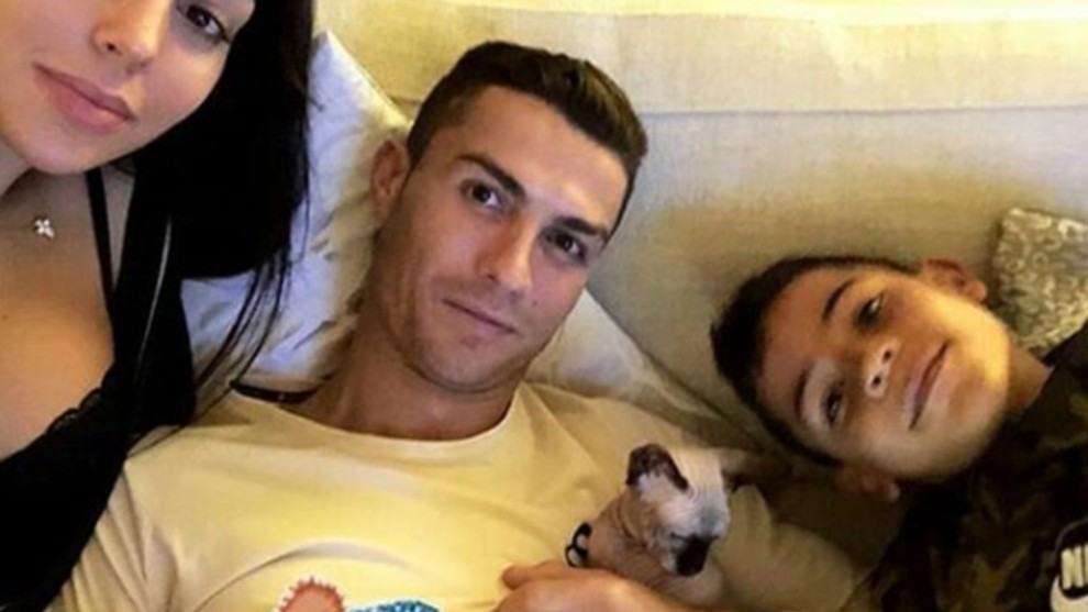 Atropellaron al gatito de Cristiano Ronaldo y lo mandó a España en jet privado para que lo traten | Curiosidades
