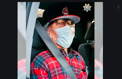 Lo multaron por tener "el mejor maniquí del mundo" para poder usar el carril rápido de la autopista | Internacionales