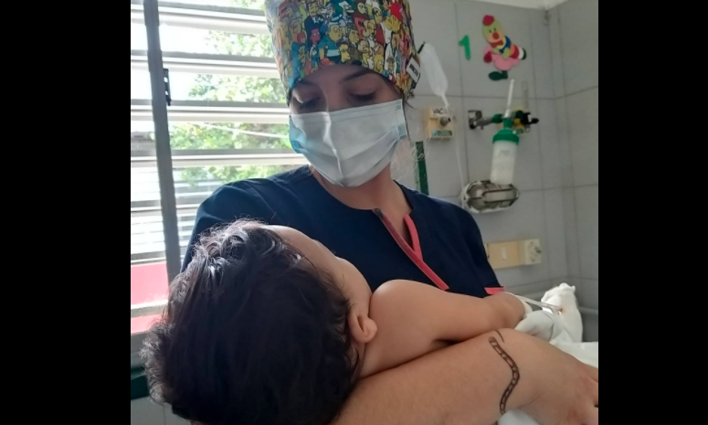 Buscan familiares de un bebé que sobrevivió a un choque: murieron sus padres y su abuela | Actualidad