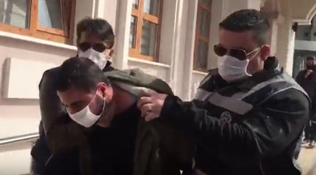 Un padre le pidió perdón a su hijo de 10 años antes de estrangularlo: "Quería enviarlo al cielo" | Internacionales