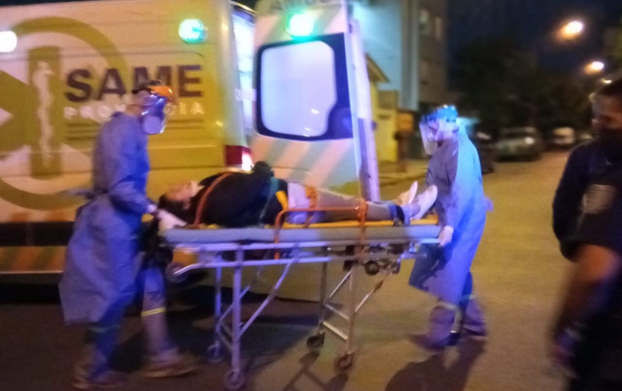 Una mujer hospitalizada por el parlante de una cervecería que cayó sobre su cabeza | Actualidad