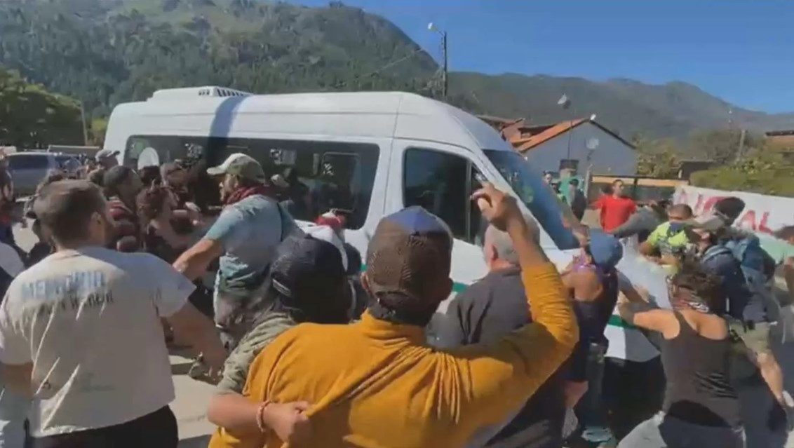 Detuvieron al menos a cinco personas por el ataque a Alberto Fernández en Chubut | Actualidad