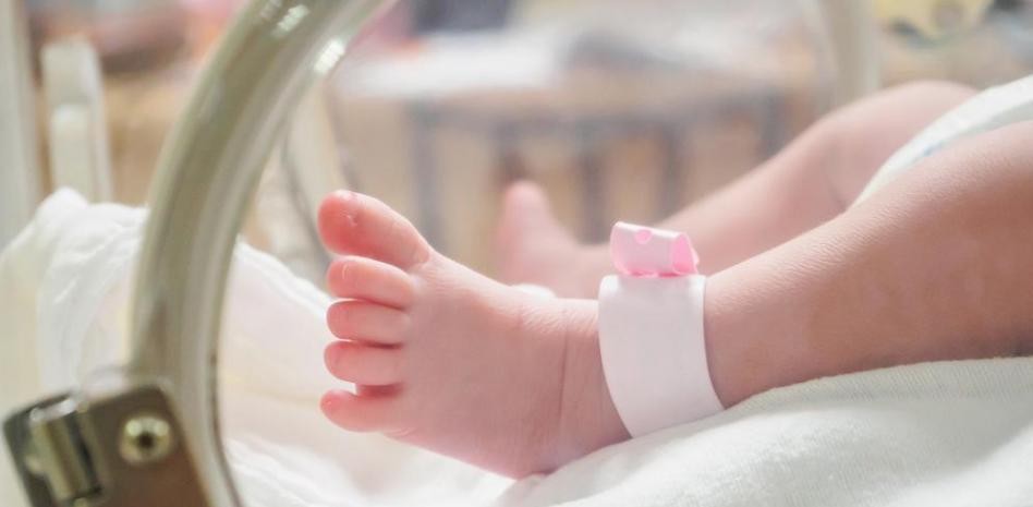 Una bebé de 40 días está internada en coma: su mamá le dio cocaína y metadona | Internacionales