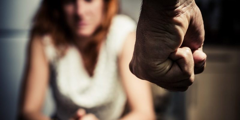 Una mujer fue violada por al menos 3 hombres en La Plata | Actualidad
