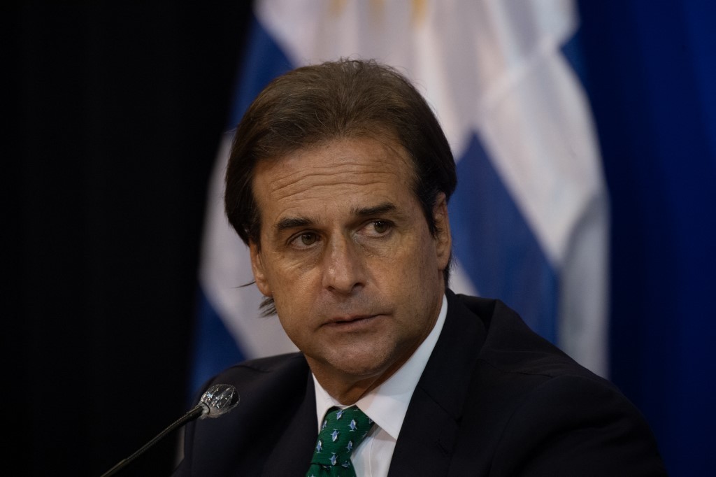 Uruguay cierra escuelas y oficinas públicas hasta abril ante el avance del coronavirus | Internacionales