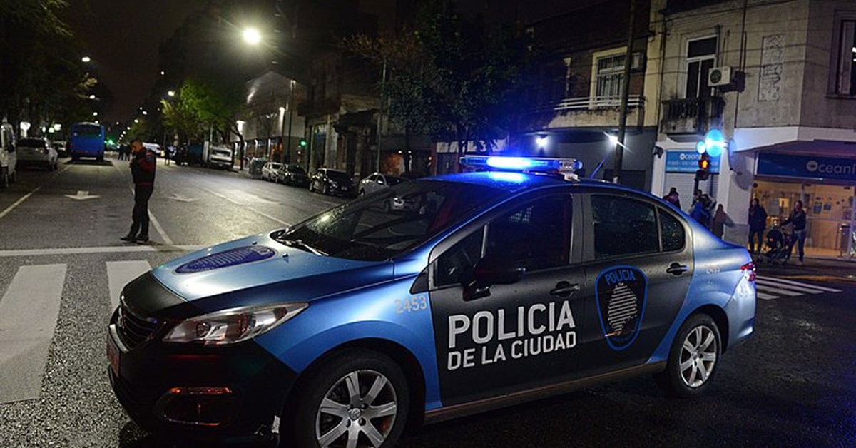 Al menos dos heridos tras un enfrentamiento durante una reunión de política partidaria en Barracas | Actualidad