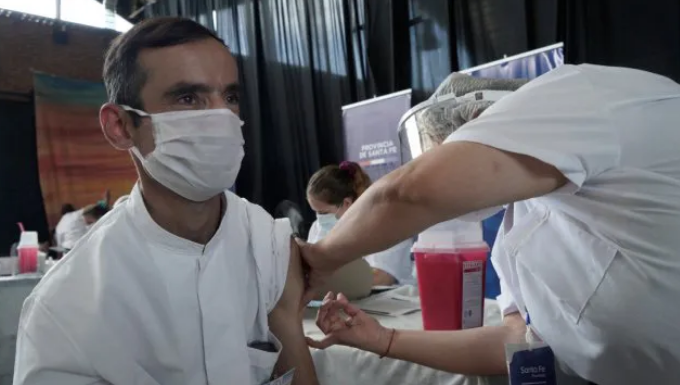 Santa Fe posterga la segunda dosis para vacunar una mayor cantidad de gente | Actualidad