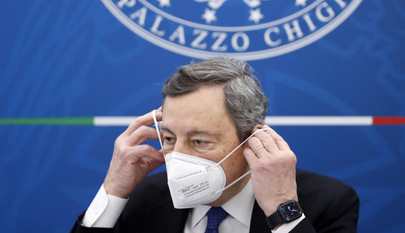 Italia estudia sanciones al personal sanitario que rechaza la vacuna contra el coronavirus | Internacionales