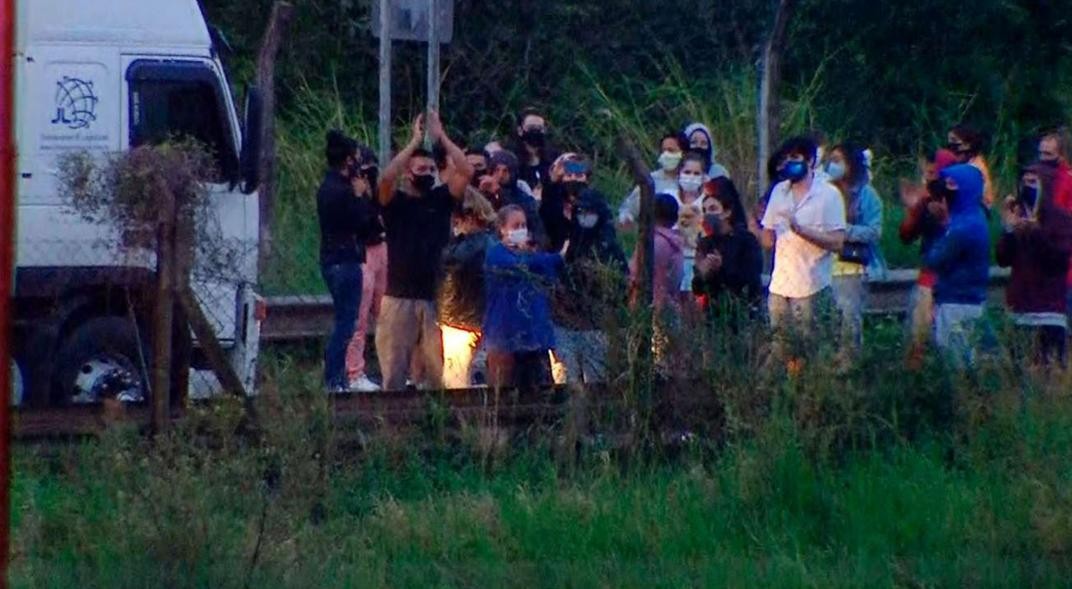 Presentan un hábeas corpus para permitir el retorno de un grupo de argentinos desde Brasil | Actualidad