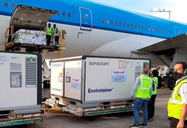 Hoy llegan un millón de vacunas de China y se esperan mañana más dosis desde Rusia | Actualidad