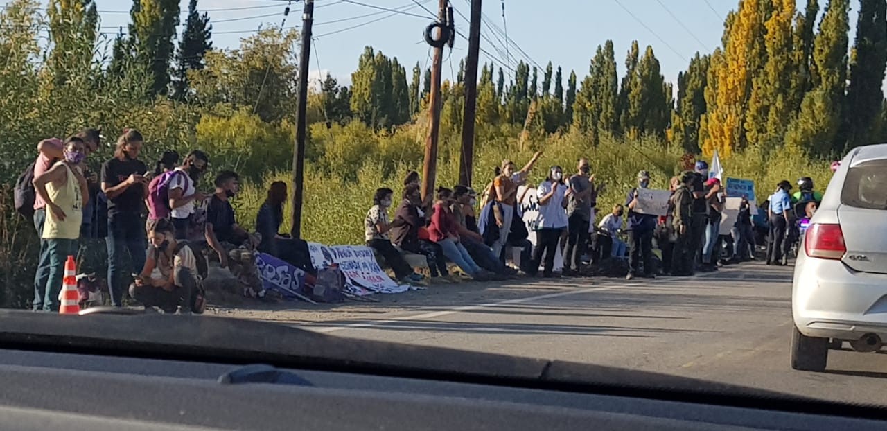 Neuquén: Doce horas de piquetes tensionaron el clima social | Actualidad