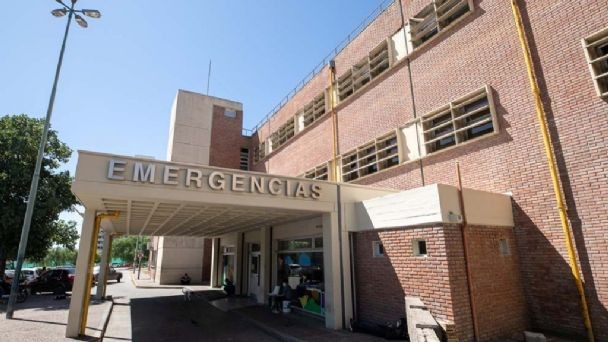 Un bebé fue llevado al hospital con un tenedor clavado en la cabeza: detuvieron a su hermano de 18 años | Actualidad