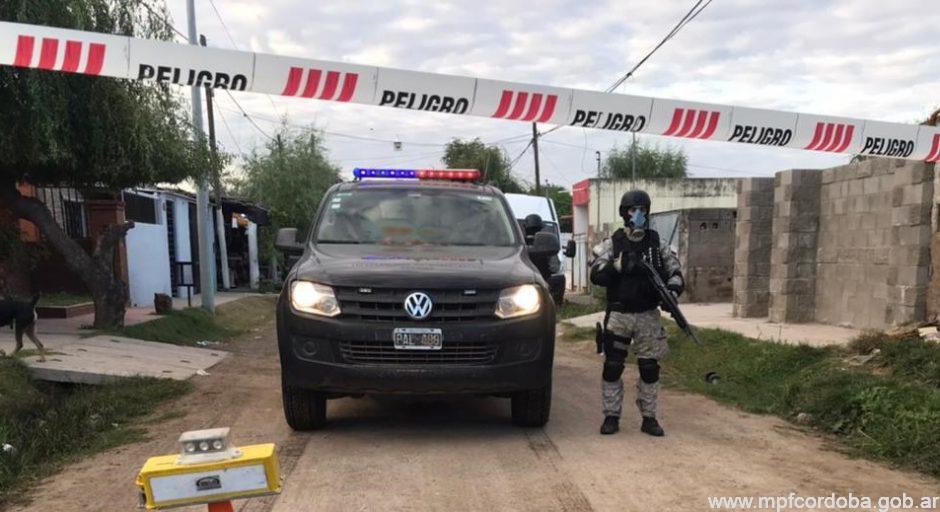 Córdoba: pincharon una goma, pidieron ayuda y les secuestraron 50 kilos de marihuana | Actualidad