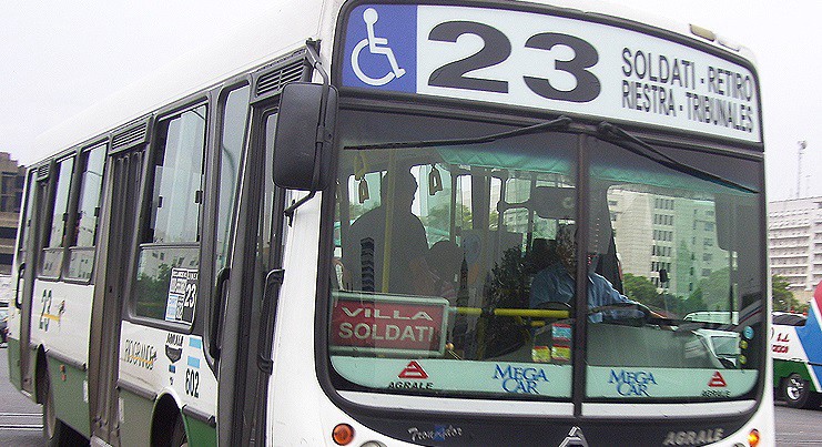 Fallo judicial: aunque un peatón cruce mal, el colectivero debe tener cuidado extremo para no atropellarlo | Actualidad