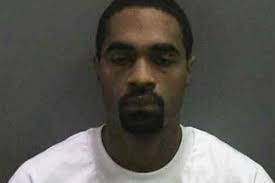 Mató a su mujer y la sentó en el sillón para que sus hijos abrieran ante ella los regalos de Navidad | Internacionales