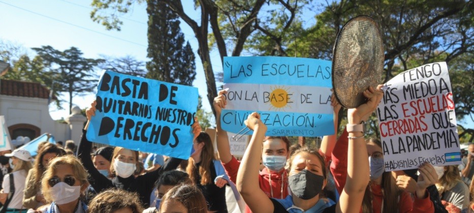 "Padres Organizados" reclaman clases presenciales y atribuyen la suba de casos de covid a la Semana Santa | Actualidad