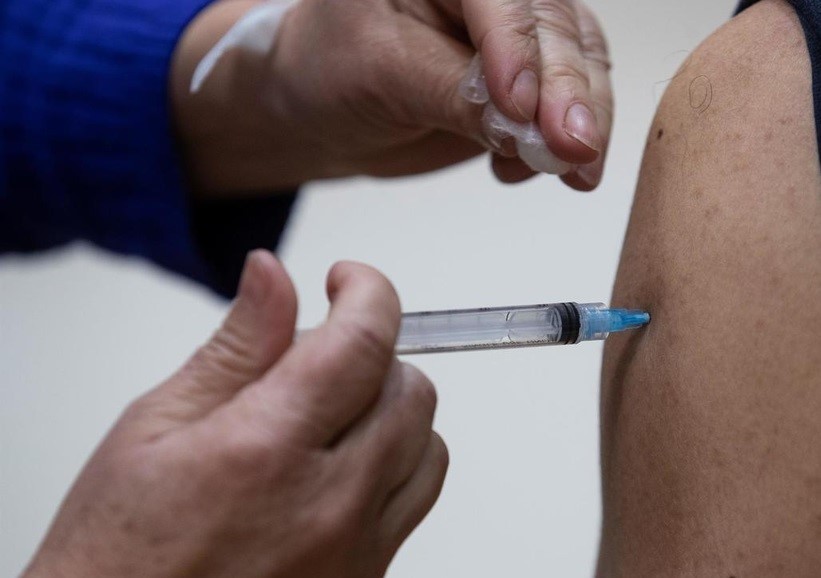 Acusan a veterinarios de inocular a personas vacunas anti-coronavirus para perros en Chile | Internacionales