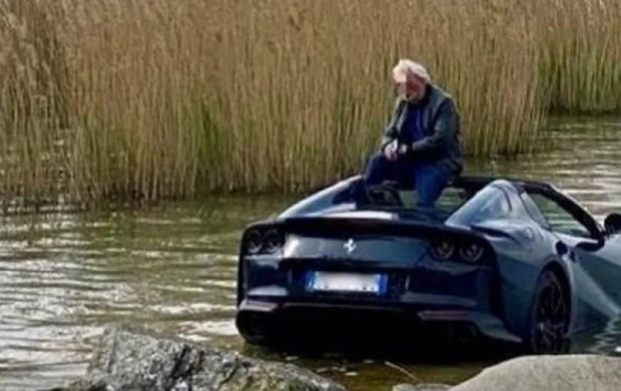 Dejó su Ferrari en una pendiente sin freno de mano y terminó en el lago | Actualidad