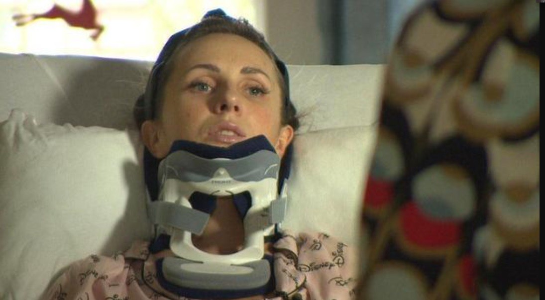 "Tengo dolor todos los días": le cayó un sillón que tiraron desde el techo | Internacionales