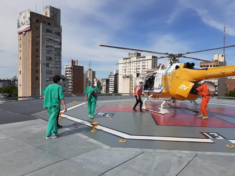 Cayó de un tractor en movimiento y lo rescataron debajo de las ruedas | Actualidad