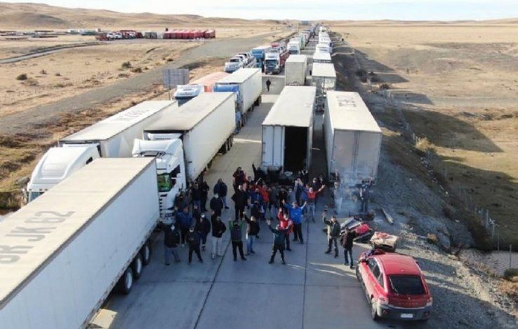 Tierra del Fuego aislada: sigue la protesta de camioneros chilenos | Actualidad