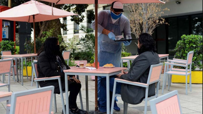 Gastronomía 100% al aire libre y restringir ingreso a comercios, las medidas que analiza la Ciudad | Actualidad