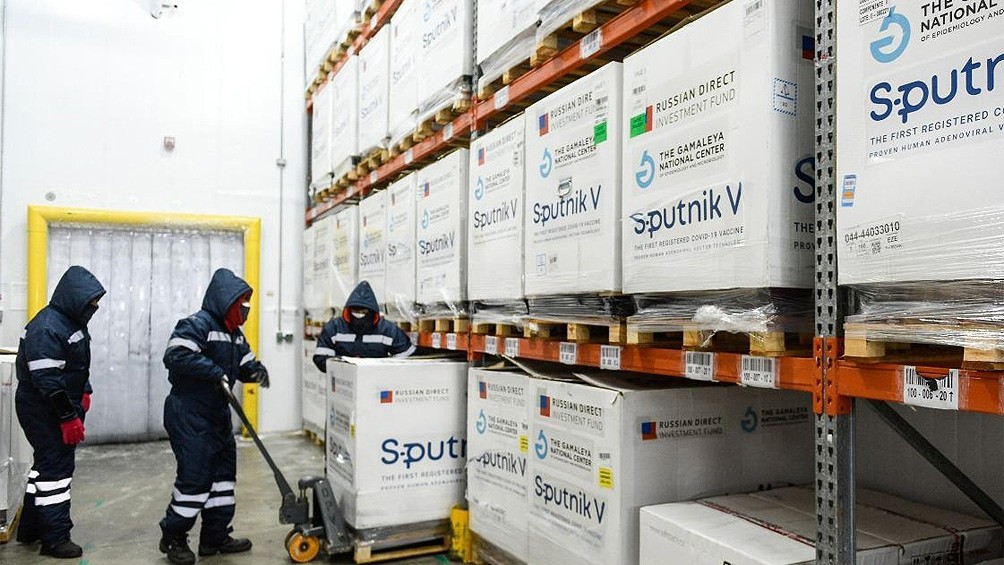 El Gobierno comienza la distribución de las 650.400 dosis de la vacuna Sputnik V | Actualidad