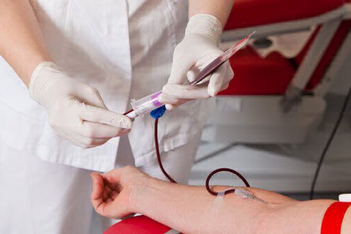 Indagarán a cuatro ex directivos de la Fundación de la Hemofilia por contagio masivo de SIDA y hepatitis C | Actualidad