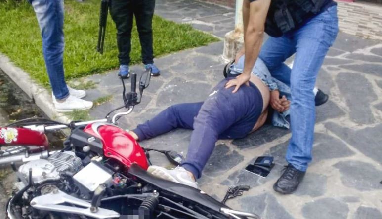 Un inspector de tránsito de Moreno era "motochorro" y se tiroteó con la Policía | Actualidad