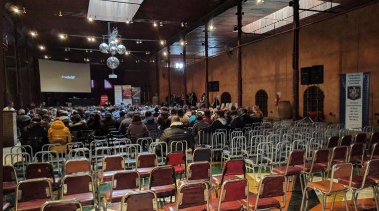 Con una cola de cinco cuadras comenzó el remate de Aduana en Mendoza | Actualidad