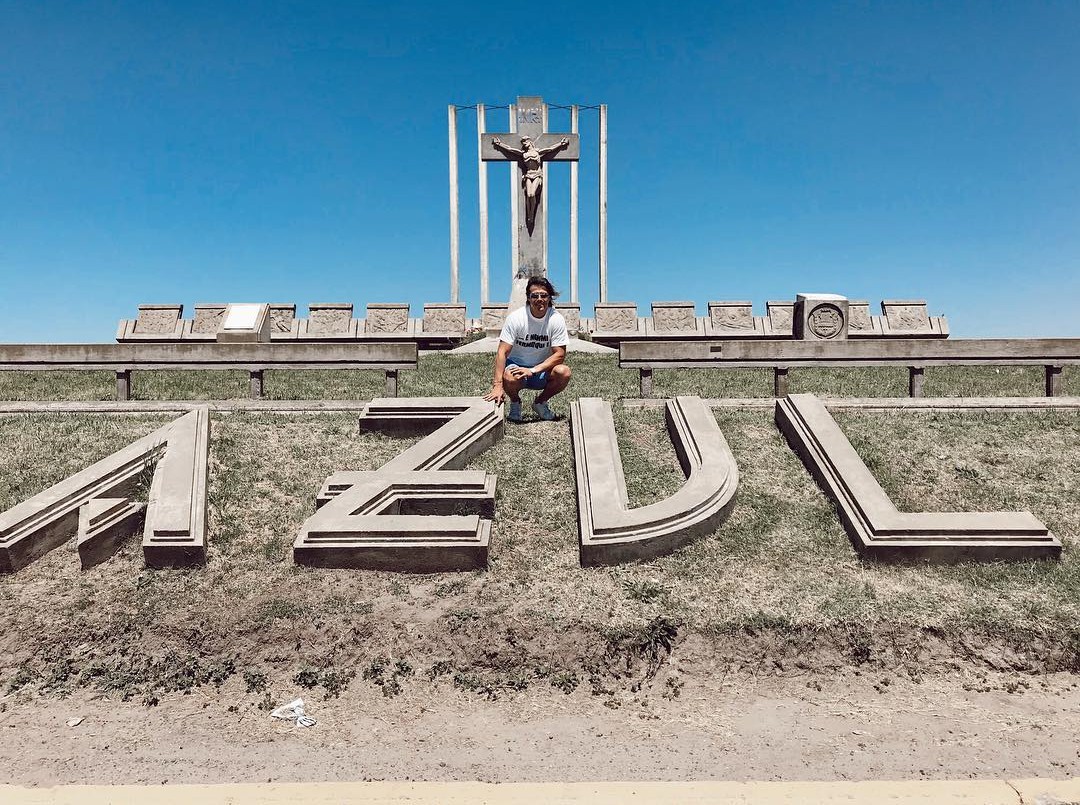 Tras los dichos de Almeyda, el intendente de Azul pide que le dejen comprar vacunas | Actualidad