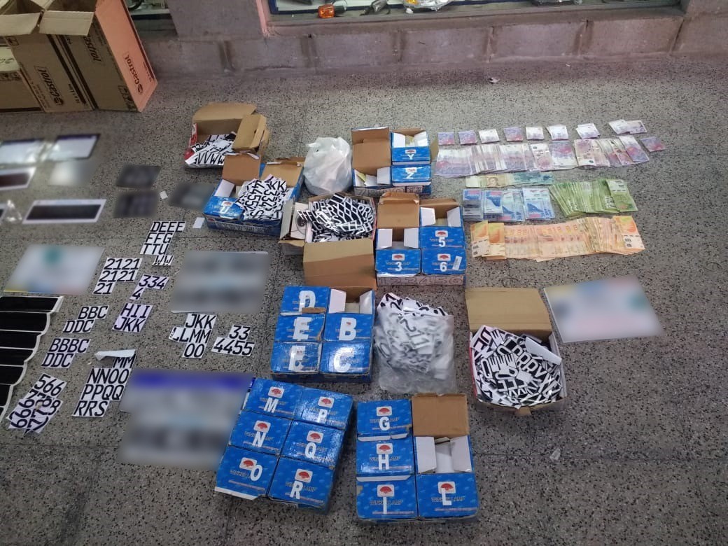 Desarticulan banda que falsificaba patentes para motochorros | Actualidad