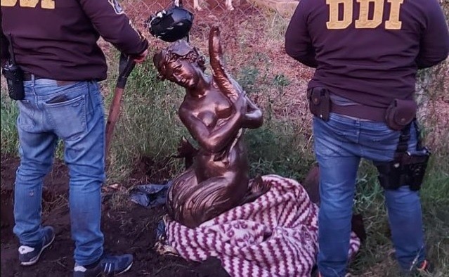 Hallaron enterrada en un campo la escultura robada de la Plaza San Martín en Mar del Plata | Actualidad