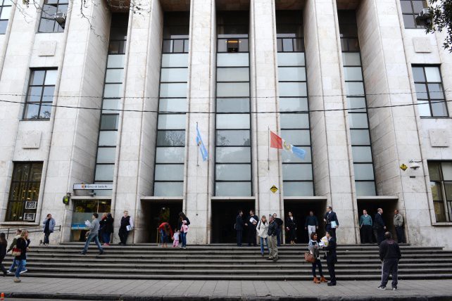 La justicia de Rosario autorizó la adopción directa de un adolescente a una pareja de mujeres | Actualidad