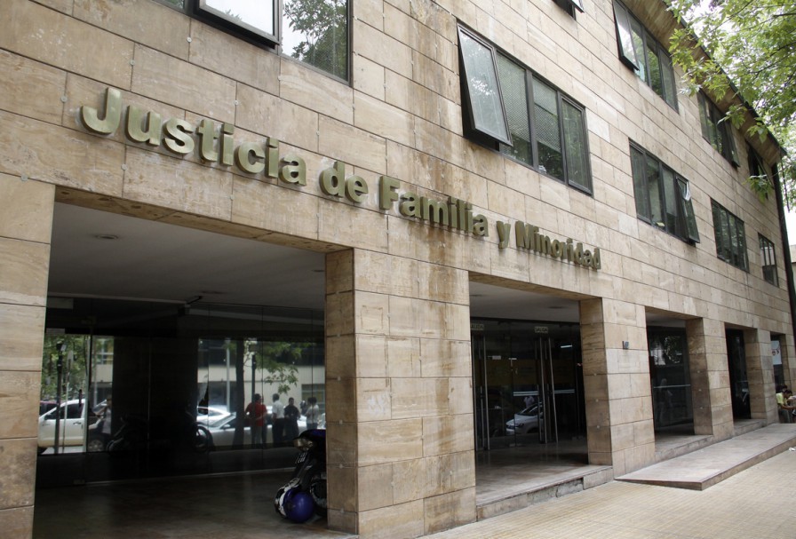 La Justicia busca familias para adoptar a cuatro hermanas de entre 7 y 14 años | Actualidad