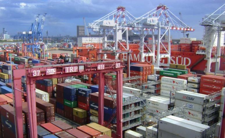 La Aduana realiza subastas "on line" de autos, equipos industriales y bebidas | Actualidad